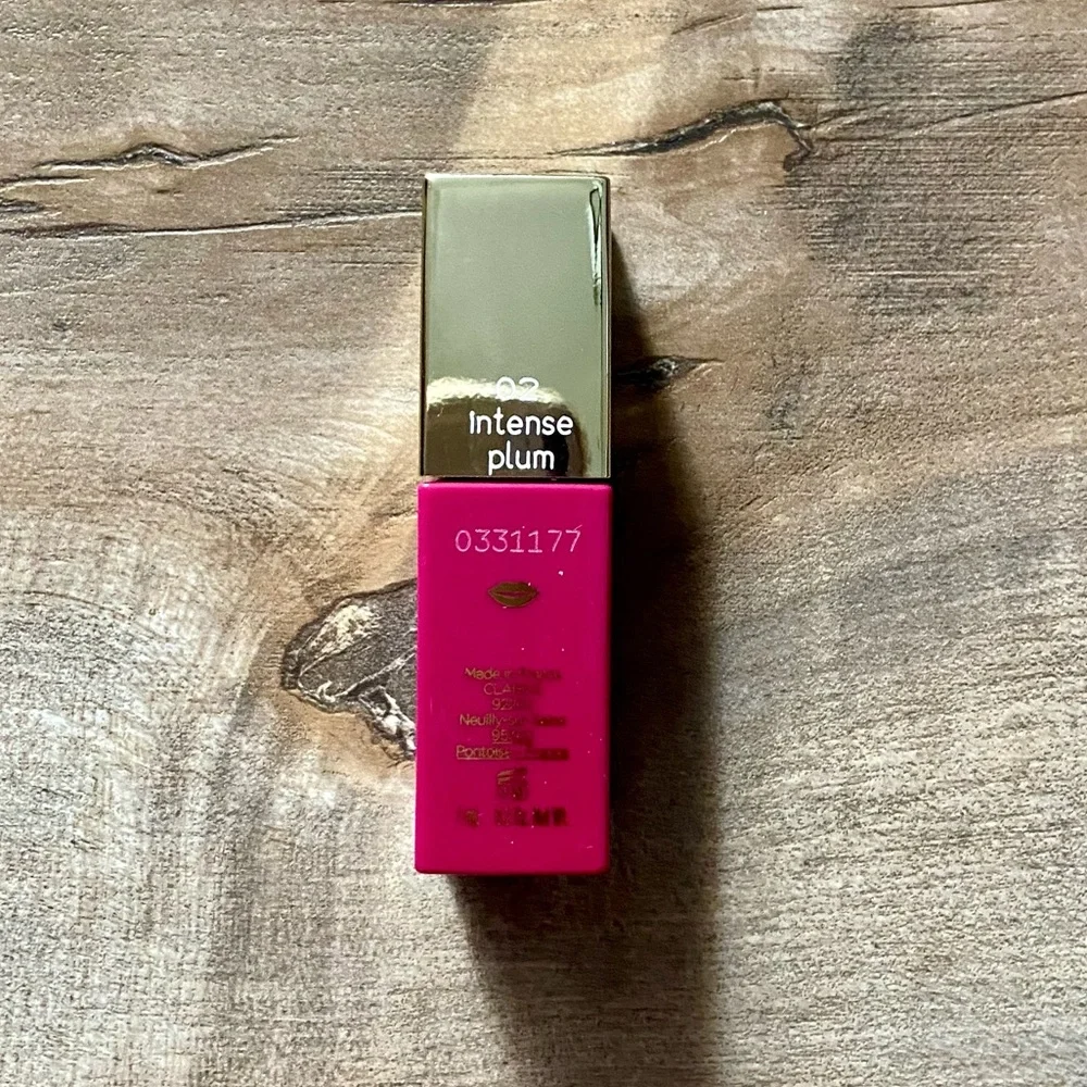 Clarins Paris Lip Comfort Oil Intense - Hydrating Lip Oil in Intense Plum 02